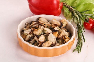 Marinated mussels in the bowl
