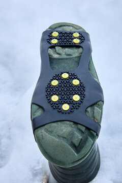 Covers rubber-soled grips with ice cleats for footwear.