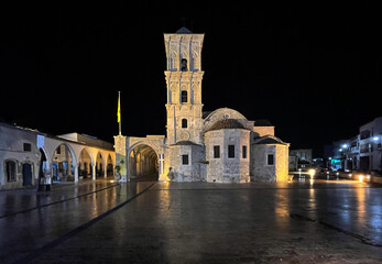 Lazarus Kirche bei Nacht in Larnaka, Zypern - obrazy, fototapety, plakaty
