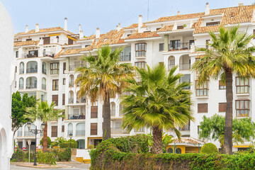 High quality apartments on the Costa del Sol in Puerto de la Duquesa Spain - 772854878