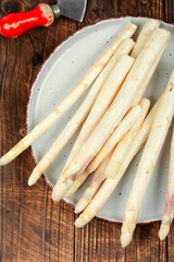 Raw organic white asparagus