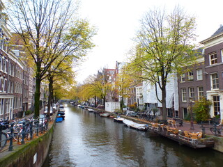 Fototapeta na wymiar Canaux Amsterdam automne