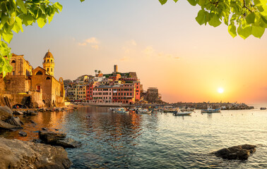 The fishing town of Vernazza - 772971497