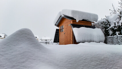Balkonkraftwerk mit 4 Solarmodulen im Winter