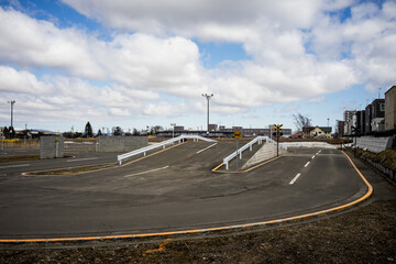 無人の自動車教習所