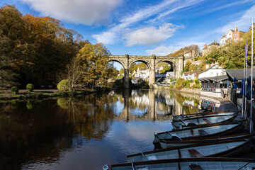 Knaresborough and the River Nidd with clear reflection of the viaduct - obrazy, fototapety, plakaty