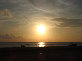 Obraz premium Beauty of Sunset at Batakan beach, South Kalimantan, Indonesia