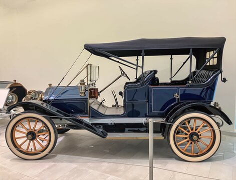 Penn 30 Touring, 1911 at The Car and Carriage Museum. Frick Art  Historical Center, in Pittsburgh, USA