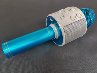 Wireless Microphone karaoke Bluetooth Speaker

