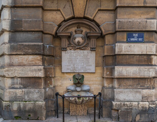 Fontaine de la Croix-du-Trahoir, rue de l'Arbre Sec, 1er arrondissement, Paris, France