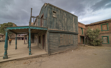 Obraz premium Village du Far West, décor de cinéma, à Tabernas, Andalousie, Espagne