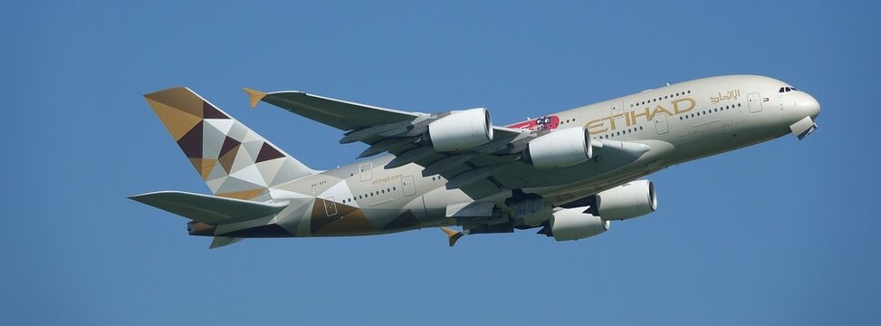 Etihad "facettes" A380 banni&egrave;re