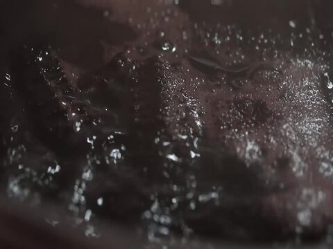 Video of boiling purple corn to prepare Peruvian chicha morada.
