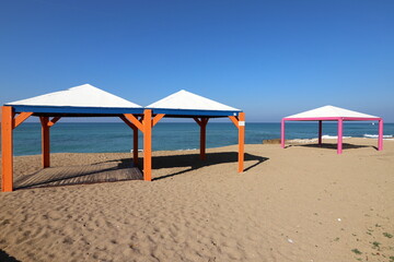 Canopy for protection from the hot sun in a city park.