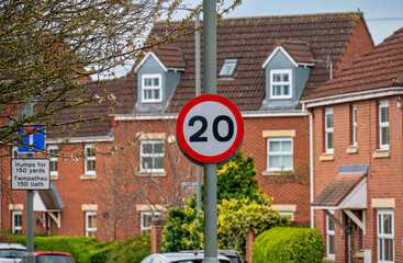 20 mph speed limit sign - obrazy, fototapety, plakaty