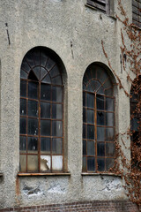 Obraz premium abandoned historical building in the mountains in Italy 