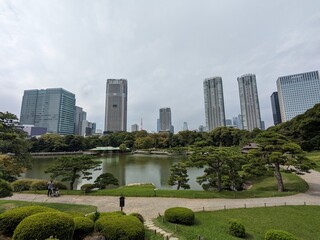 Obraz premium hama-rikyu gardens, these former imperial and shogunate gardens are a lesser-known oasis in the middle of the metropolis