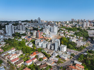 Obraz premium Imagem aérea da cidade de Bento Gonçalves, Rio Grande do Sul em 2024. 