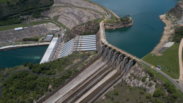 Usina Furnas Energia Drone Hidrel&eacute;trica Barragem Lago Represa Turbinas Produ&ccedil;&atilde;o Eletricidade Tecnologia Engenharia Constru&ccedil;&atilde;o Arquitetura Infraestrutura Rio Mar Minas Gerais Ambiental Reservat&oacute;rio