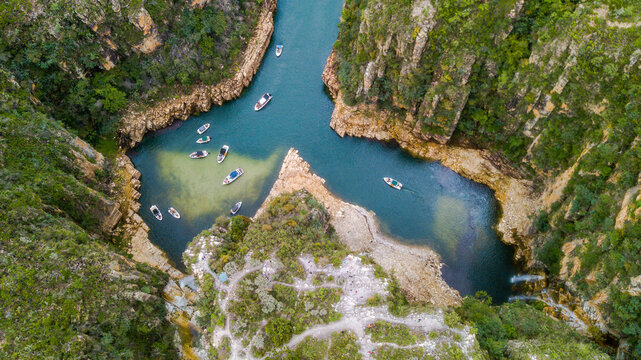 Canyons Canions Lago Furnas Minas Gerais Lanchas Drone Paisagem Natureza Rochas Rochedo Viagem Turismo Aventura Viajar Explore Destinos Barcos C&acirc;nion Mirante Desfiladeiro &Aacute;gua Trilhas Montanhas Vista