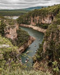 Canyons Canions Lago Furnas Minas Gerais Drone Paisagem Natureza Rochas Rochedo Viagem Turismo Aventura Viajar Explore Destinos Barcos Geologia Cânion Mirante Desfiladeiro Água Trilhas Montanhas Vista