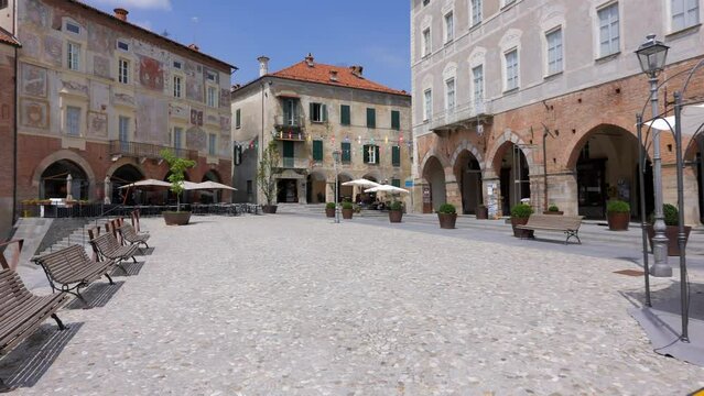 POV Walking Through Mondov&igrave; central square