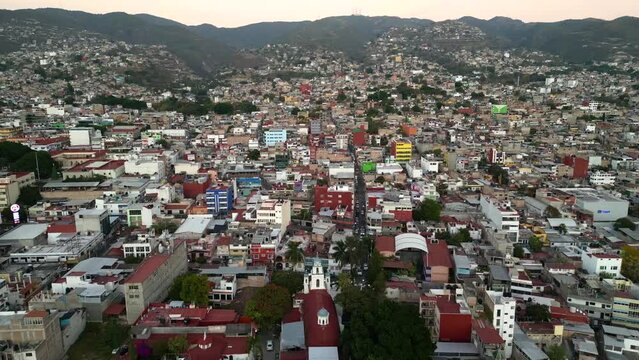 Exploring Chilpancingo's Neighborhoods with a Forward Drone Flight