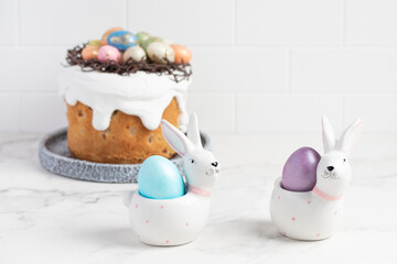 Easter eggs and Easter cake
