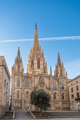 Fototapeta na wymiar Kathedrale in der Altstadt von Barcelona, Spanien
