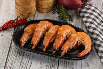 Gurmet king prawn in the bowl