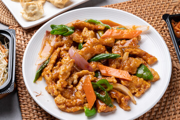 Chinese food, mala xiangguo, malatang, pheasant roe, fish meat, jisamsun, pork, fried food, fried eggs, tomatoes, fragrant shrimp, sweet and sour pork