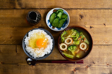 たまごかけご飯と納豆汁