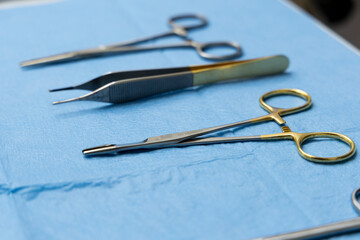 Surgical instruments for doctors and hospital staff, surgical instruments, surgical forceps