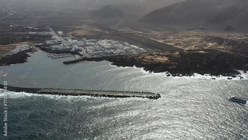 Canvas Prints plages volcaniques à Lanzarote (Orzola), canaries, Espagne