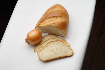 sliced bread and the onion