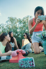 Chicas de picnic