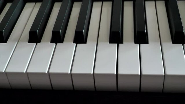 Travelling sur clavier de piano