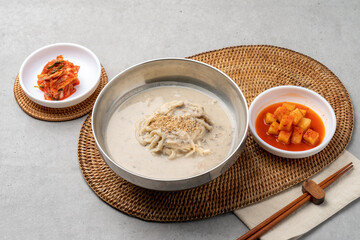 Korean food, snack food, rice, kimbap, vegetables, cheese, spicy, chili peppers, carrots, tuna, little ones, feast, noodles, bibim, cold, soybean noodles, clams, kalguksu