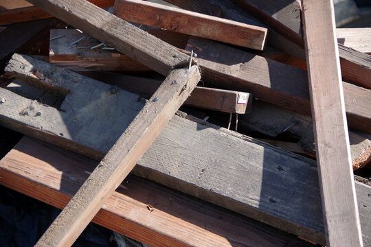 Pile of remnant wooden construction pieces