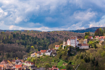 Fototapeta na wymiar View of the castle of Egloffstein/Germany in Franconian Switzerland in the Trubach Valley