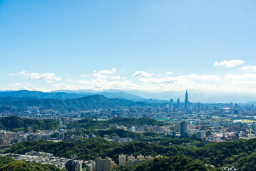 Fototapeta na wymiar Taipei city skyline with blue sky