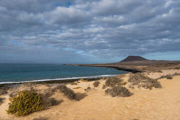 Fototapeta na wymiar Beach, Sand and Volcanoes in the Canary Islands