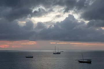 Foto auf gebürstetem Alu-Dibond Nungwi Strand, Tansania Sunset Nungwi beach along the coast of Zanzibar.