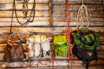 Collection de sacs à dos traditionnels du peuple Sami en Laponie en Suède - obrazy, fototapety, plakaty
