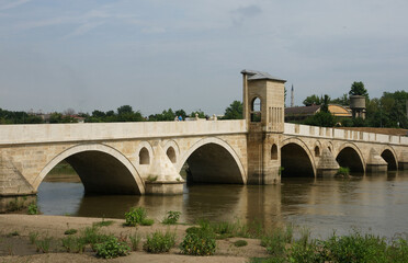 Fototapeta na wymiar Located in Edirne, Turkey, Ekmekcizade Ahmet Pasha Tunca Bridge was built in the 17th century.
