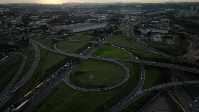 Rodovia Anhanguera x Rodovia Dom Gabriel em Jundia&iacute;, SP 02/04/2024, Hyperlapse com drone DJI Mini 3 Pro