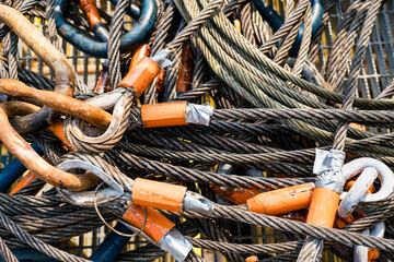 Crane lifting cables are used in lifting leather.