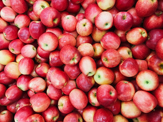 red apples in a market