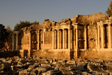 Starożytne kolumny doryckie Side w Turcji  © Katarzyna