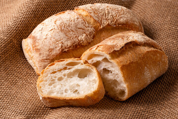 Ciabatta, tipico pane fresco italiano, gastronomia europea  